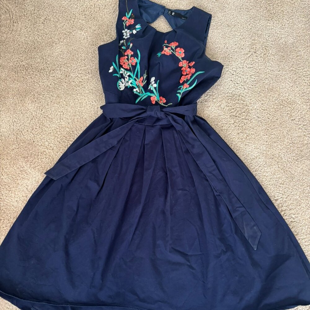 Vintage Leslie Fay Navy Sleeveless Embroidered Dress with Flared Skirt Size 14